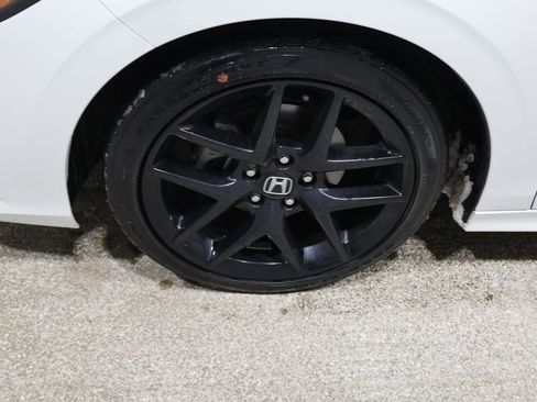 Used 2023 Honda Civic Sport image 8