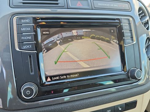 Used 2017 Volkswagen Tiguan Wolfsburg Edition AWD/4WD image 18