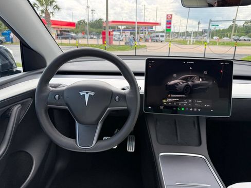 Used 2023 Tesla Model Y Performance AWD/4WD image 19