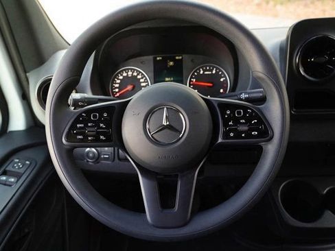 Used 2023 Mercedes-Benz Sprinter 3500 image 22