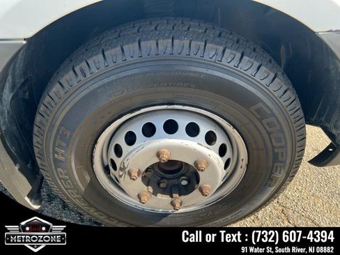 Used 2019 Freightliner Sprinter 3500 w/ Premium Package image 33