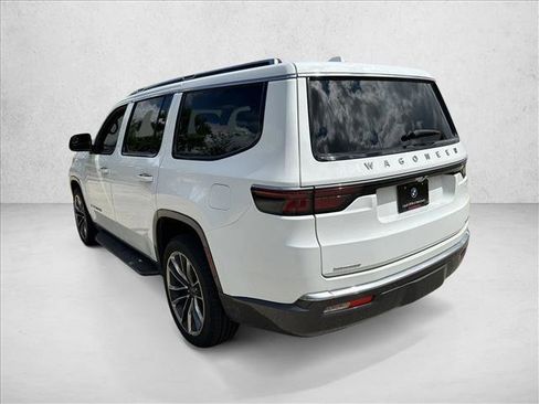 Used 2022 Jeep Wagoneer Series II w/ Premium Group I AWD/4WD image 7