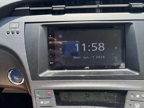 Used 2015 Toyota Prius Two FWD image 17