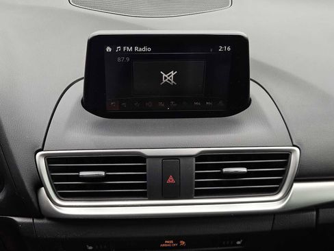 Used 2018 MAZDA MAZDA3 Touring image 17