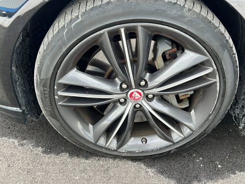 Used 2016 Jaguar XJ Supercharged RWD image 26