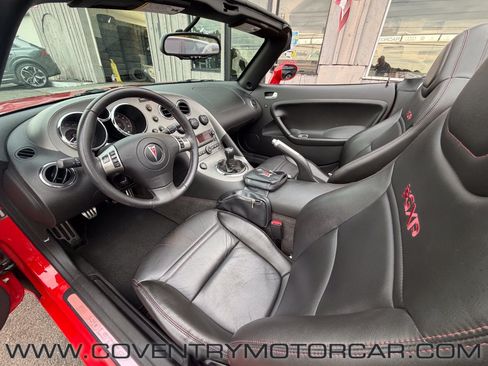 Used 2008 Pontiac Solstice GXP w/ Premium Package RWD image 20