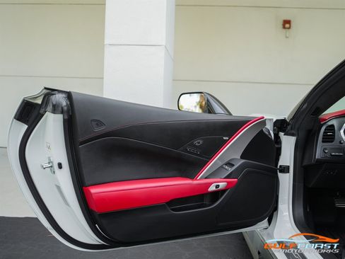 Used 2016 Chevrolet Corvette Z06 w/ 3LZ Preferred Equipment Group RWD image 24