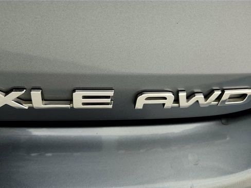 Certified 2021 Toyota Highlander XLE image 26