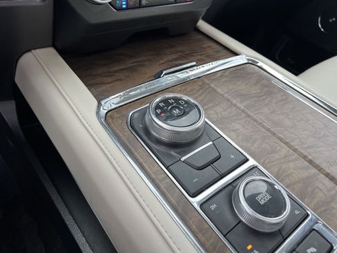 Used 2019 Ford Expedition Platinum image 22