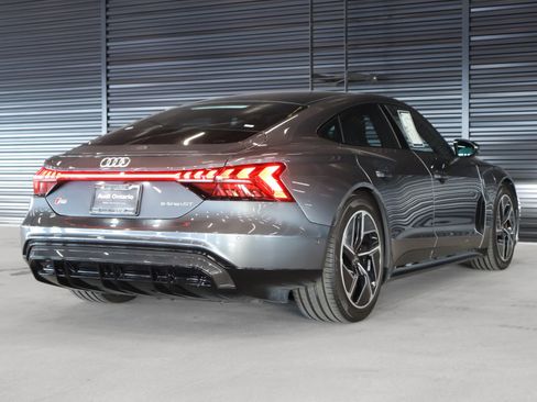 Used 2022 Audi RS e-tron GT image 12