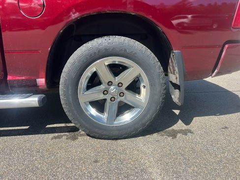 Used 2016 RAM 1500 Express AWD/4WD image 9