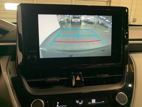 Used 2023 Toyota Corolla Cross L image 5