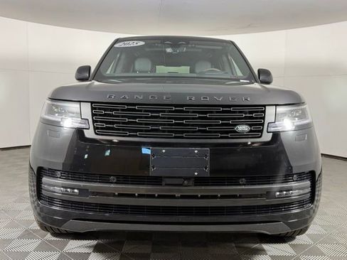 Used 2025 Land Rover Range Rover SE image 11