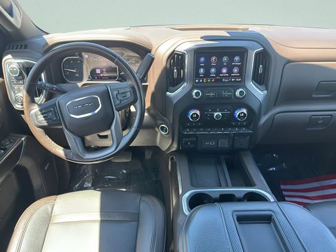 Used 2022 GMC Sierra 3500 Denali AWD/4WD image 18