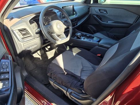 Used 2023 Nissan Rogue S image 8