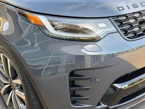 Certified 2025 Land Rover Discovery Dynamic SE image 9