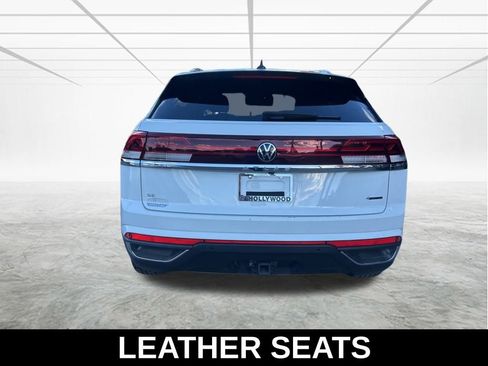 Used 2024 Volkswagen Atlas Cross Sport SE image 6