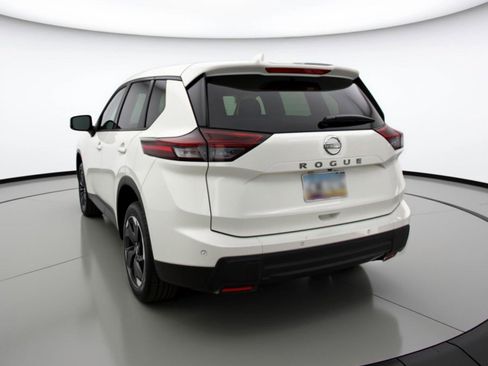 Used 2025 Nissan Rogue SV image 6