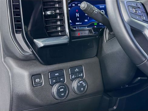 Used 2023 Chevrolet Silverado 1500 LT image 10