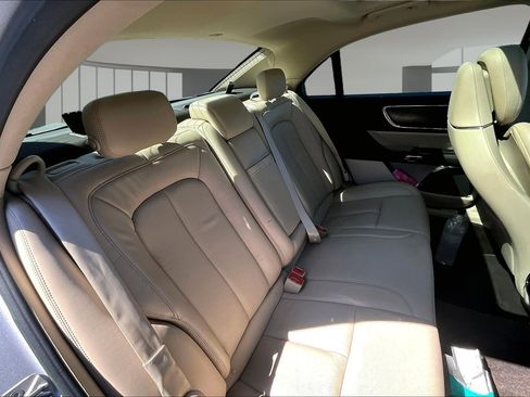 Used 2017 Lincoln Continental Reserve FWD image 25