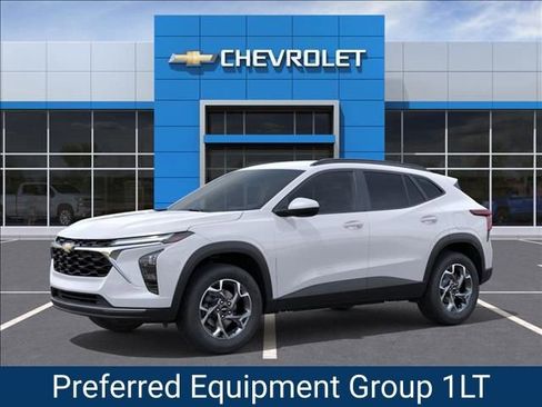 New 2026 Chevrolet Trax LT image 2