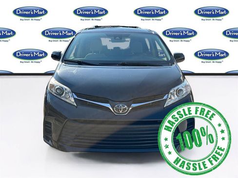 Used 2020 Toyota Sienna LE FWD image 2