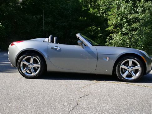 Used 2007 Pontiac Solstice Convertible w/ Premium Package RWD image 40