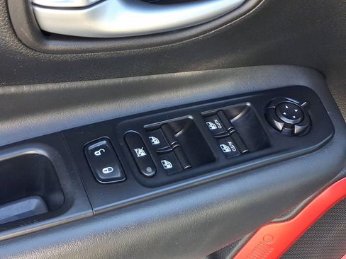 Used 2020 Jeep Renegade Trailhawk w/ Cold Weather Group AWD/4WD image 13