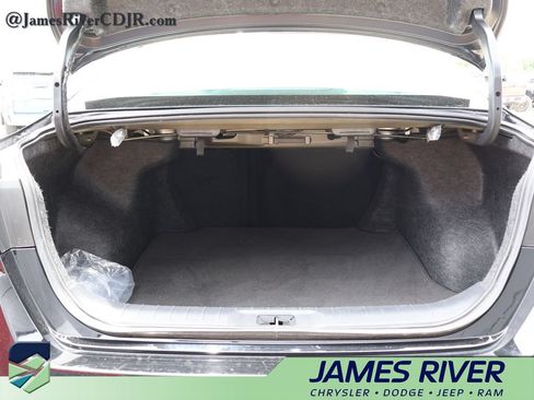 Used 2025 Nissan Altima 2.5 SV FWD image 14