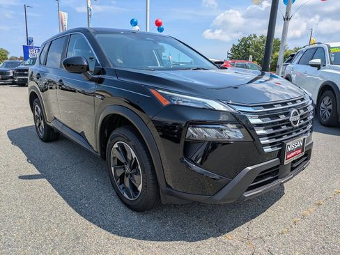 Certified 2025 Nissan Rogue SV FWD image 2