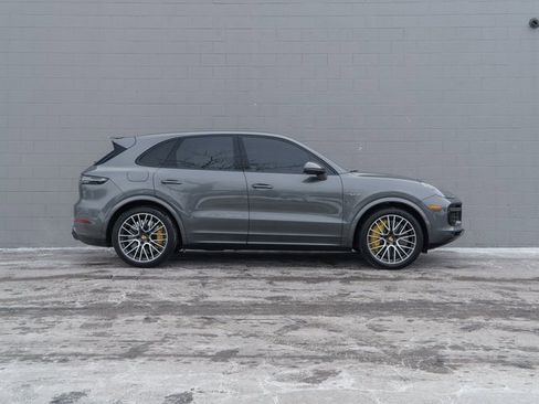 Certified 2020 Porsche Cayenne Turbo S image 8