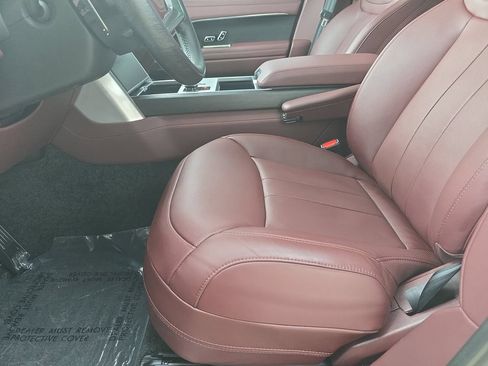 Used 2025 Land Rover Range Rover SE AWD/4WD image 25