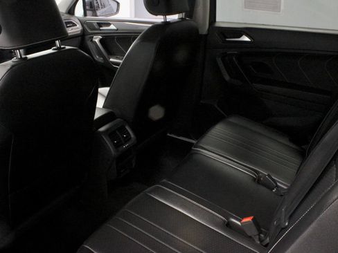 Used 2024 Volkswagen Tiguan SE FWD image 21