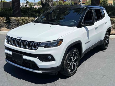 Used 2025 Jeep Compass Limited AWD/4WD image 18