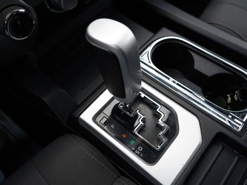 Used 2017 Toyota Tundra SR5 image 12