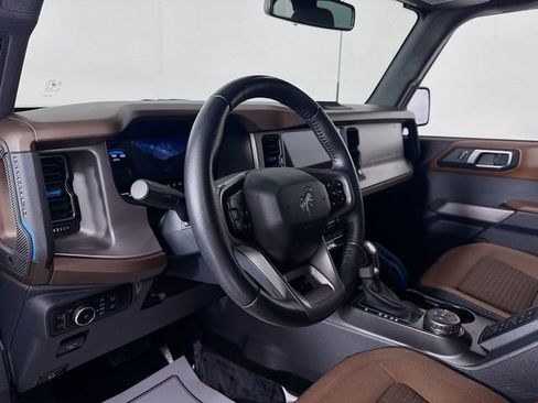 Used 2023 Ford Bronco Outer Banks image 9