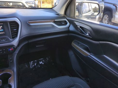 Used 2017 GMC Acadia SLE image 17