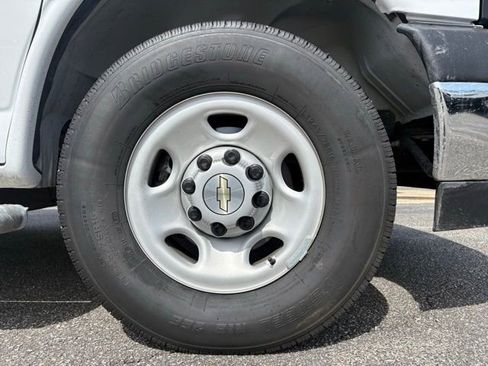 Used 2024 Chevrolet Express 2500 w/ Driver Convenience Package image 20