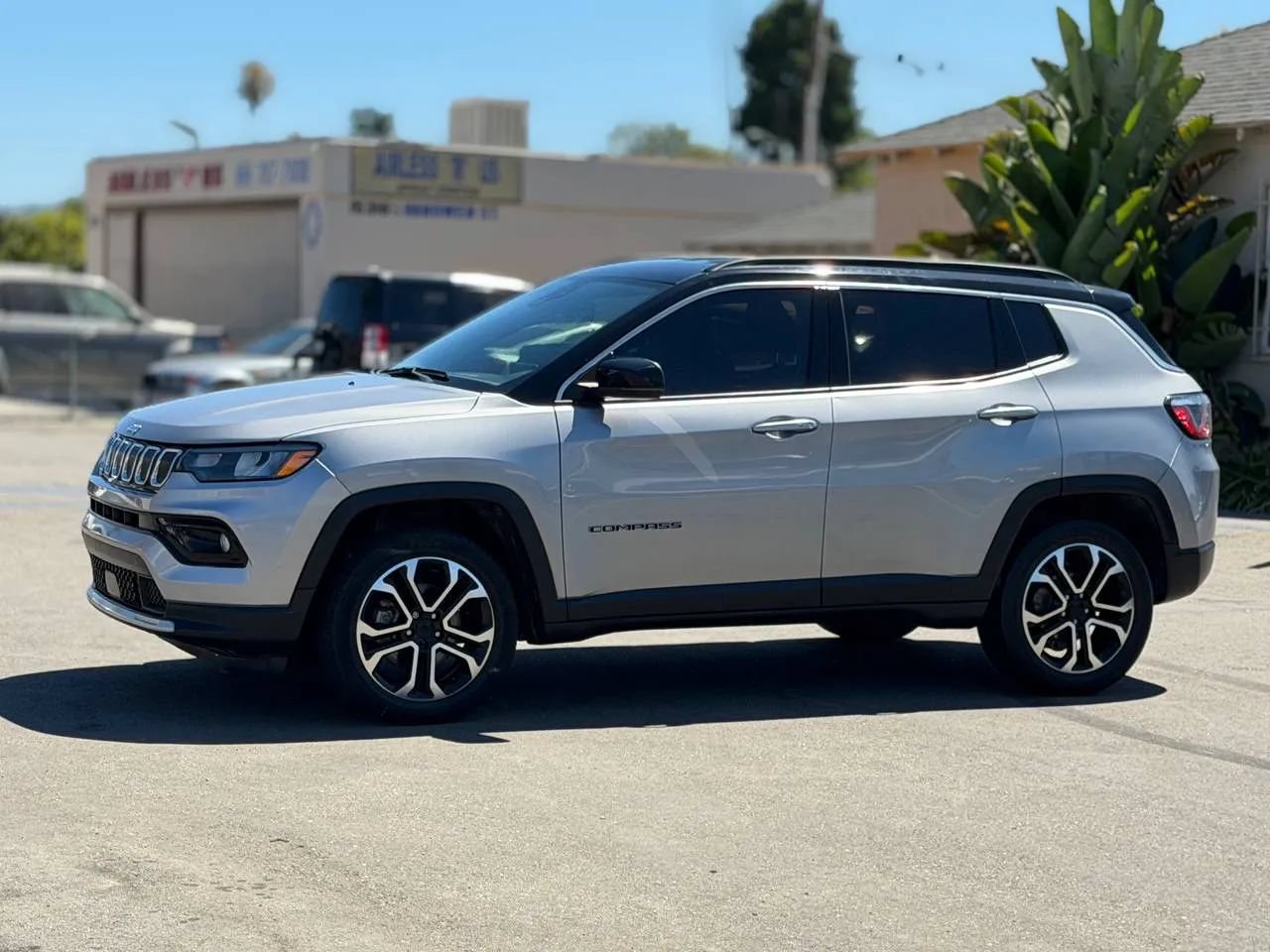 Used 2022 Jeep Compass Limited AWD/4WD image 6