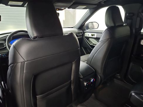 Used 2021 Ford Explorer ST w/ Premium Technology Package image 18