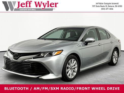 Used 2018 Toyota Camry LE FWD image 1
