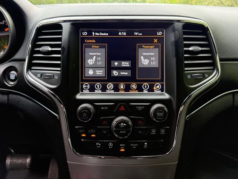 Used 2018 Jeep Grand Cherokee Limited AWD/4WD image 22