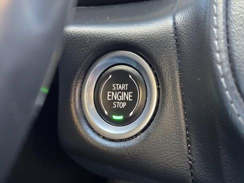 Used 2022 Chevrolet Suburban Z71 image 18