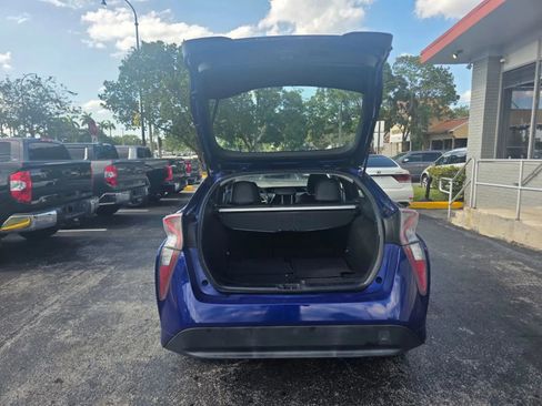 Used 2016 Toyota Prius Four Touring FWD image 7