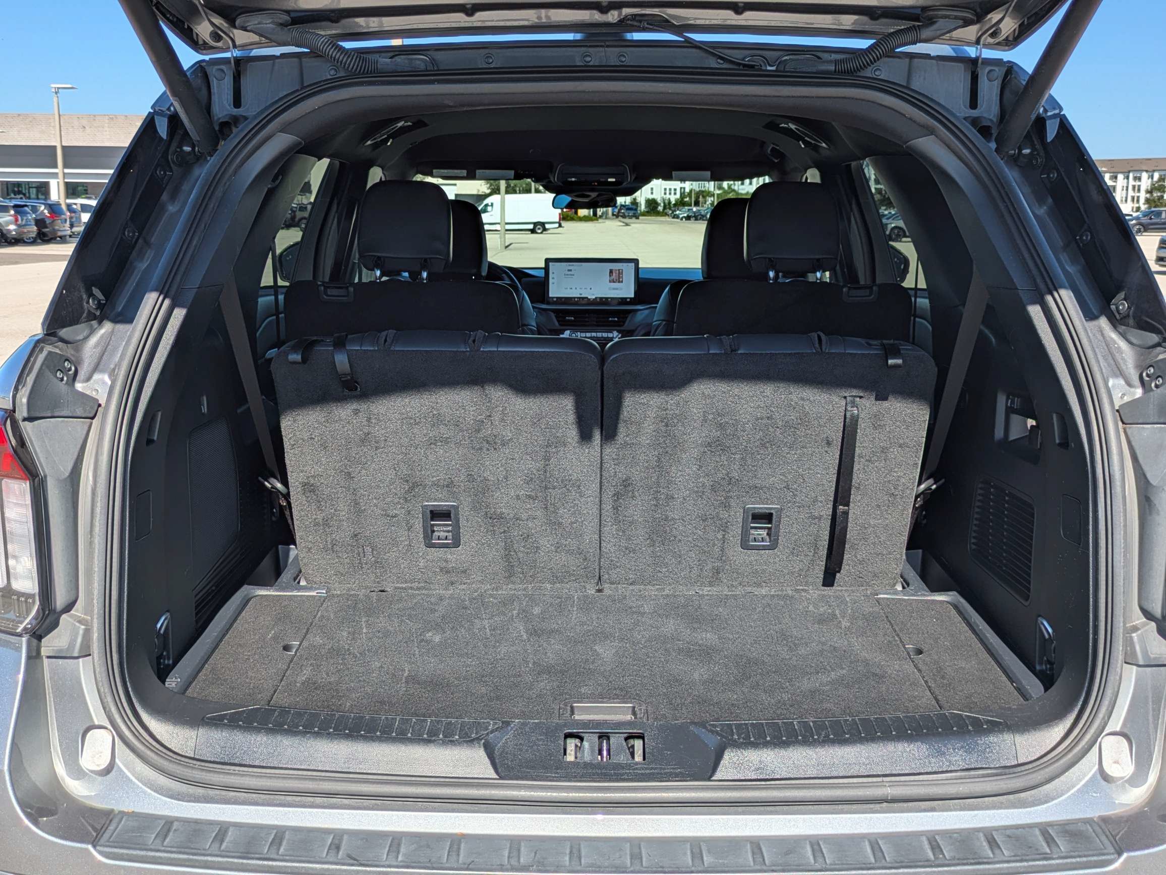 Used 2025 Ford Explorer ST-Line AWD/4WD image 13