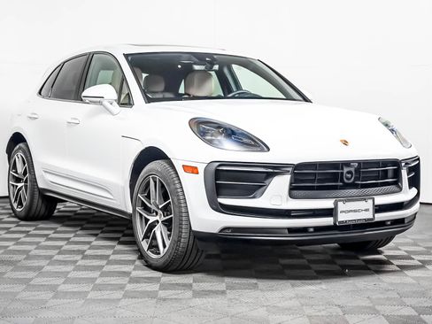 Certified 2026 Porsche Macan AWD/4WD image 8