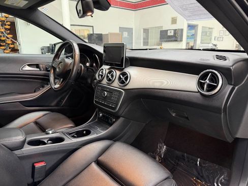 Used 2017 Mercedes-Benz GLA 250 4MATIC image 18