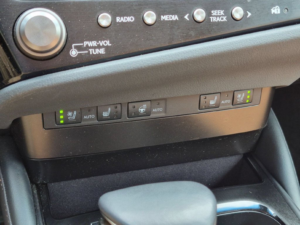 Used 2024 Lexus ES 350 w/ Premium Package FWD image 20