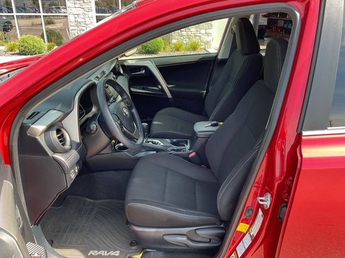 Used 2015 Toyota RAV4 XLE AWD/4WD image 13