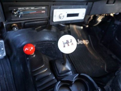 Used 1993 Jeep Wrangler S image 13